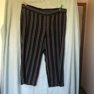 Women’s cropped summer pants